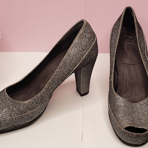 High heels - Picture 2 of 4